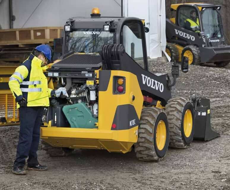 Объемы заправочных жидкостей Volvo MC115C
